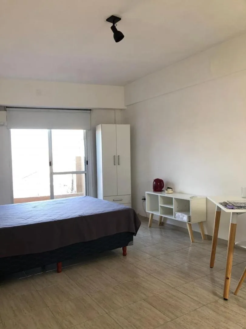 Kitnet com varanda em Palermo Soho