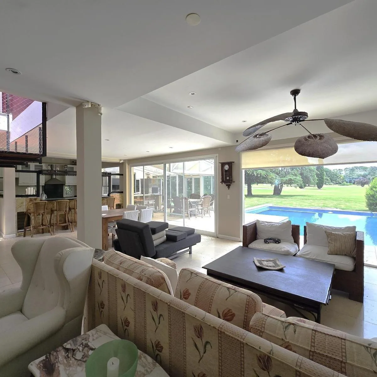 Alquiler Imponente Casa 5 Ambientes Sobre Lote de 800 m&sup2; con La Mejor Vista Al Golf