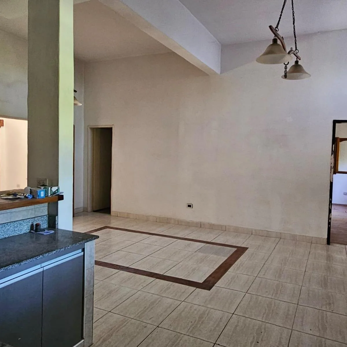 Casa de 8 ambientes em José C. Paz