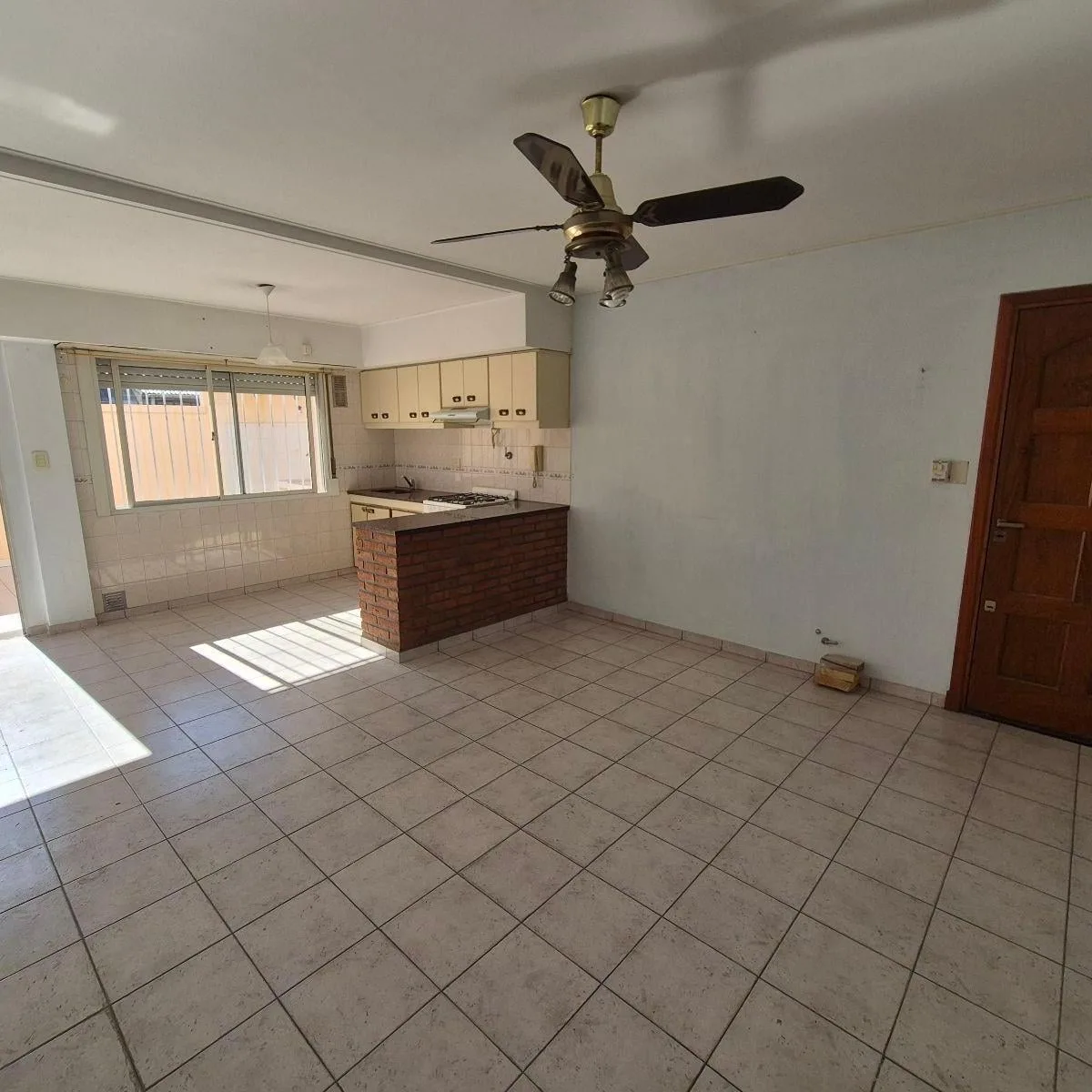 Two-room apartment in Banfield Este