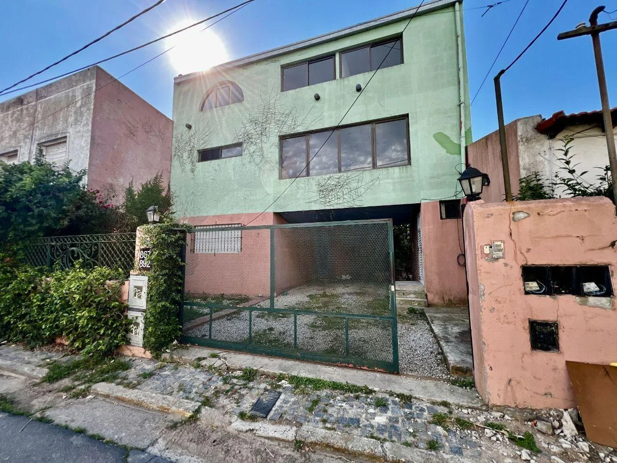 Apartamento dúplex com 3 dormitórios em La Plata