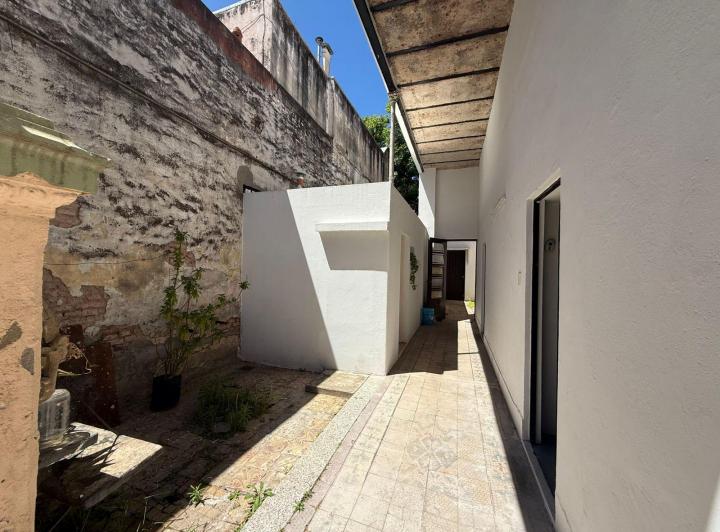 Commercial house or warehouse space in Villa Ortúzar