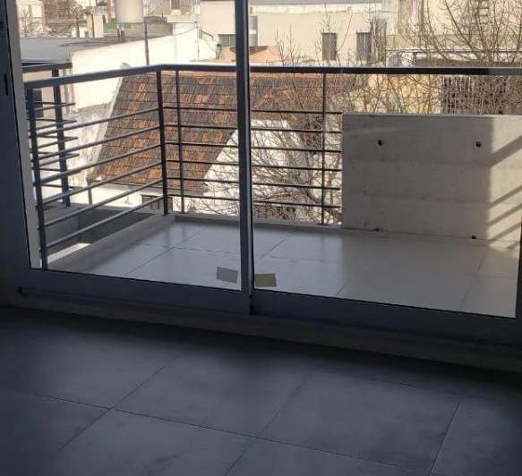 Monoambiente en Vélez Sarsfield con balcón al frente