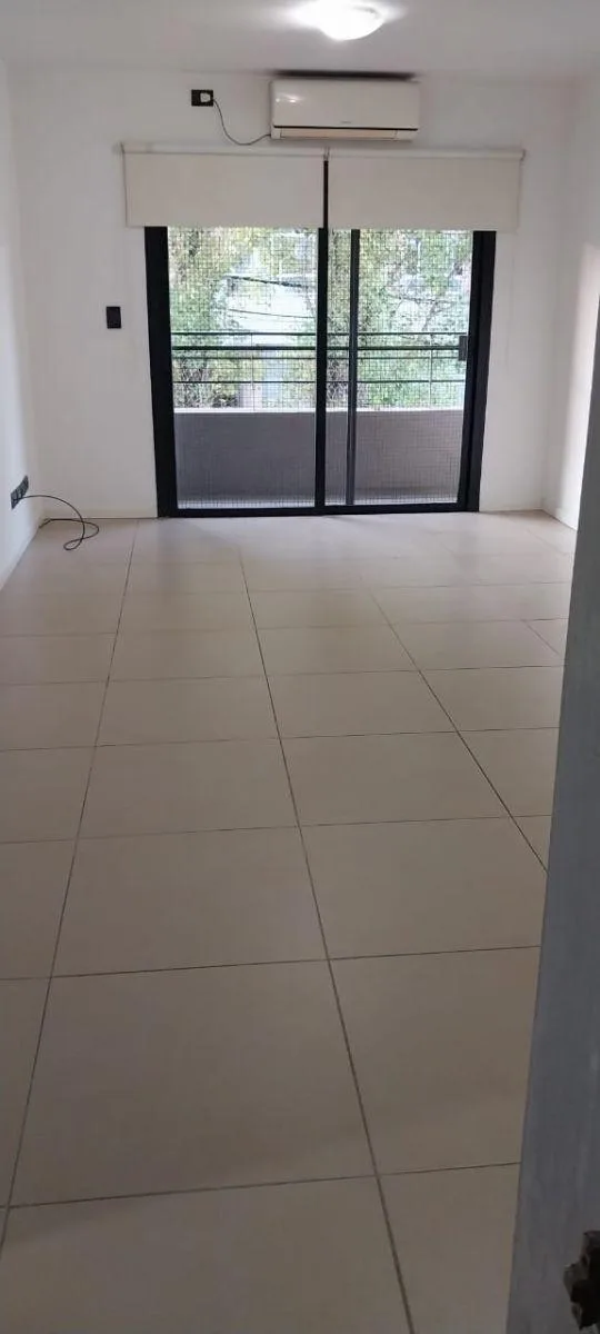 2-room unit with balcony and parking