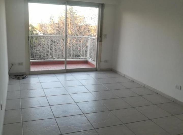 Departamento de 2 ambientes con cochera cubierta en San Fernando