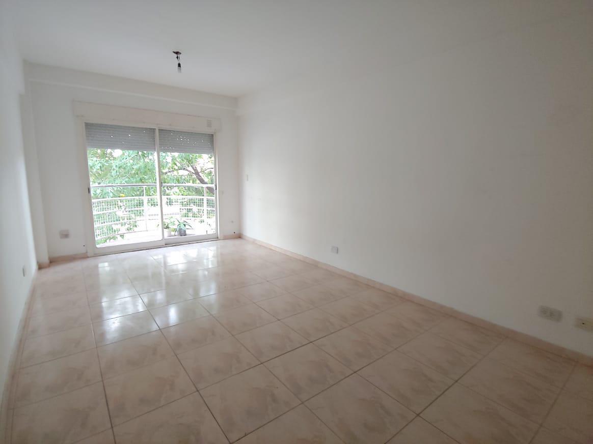 Departamento monoambiente con balcón en Villa Pueyrredón