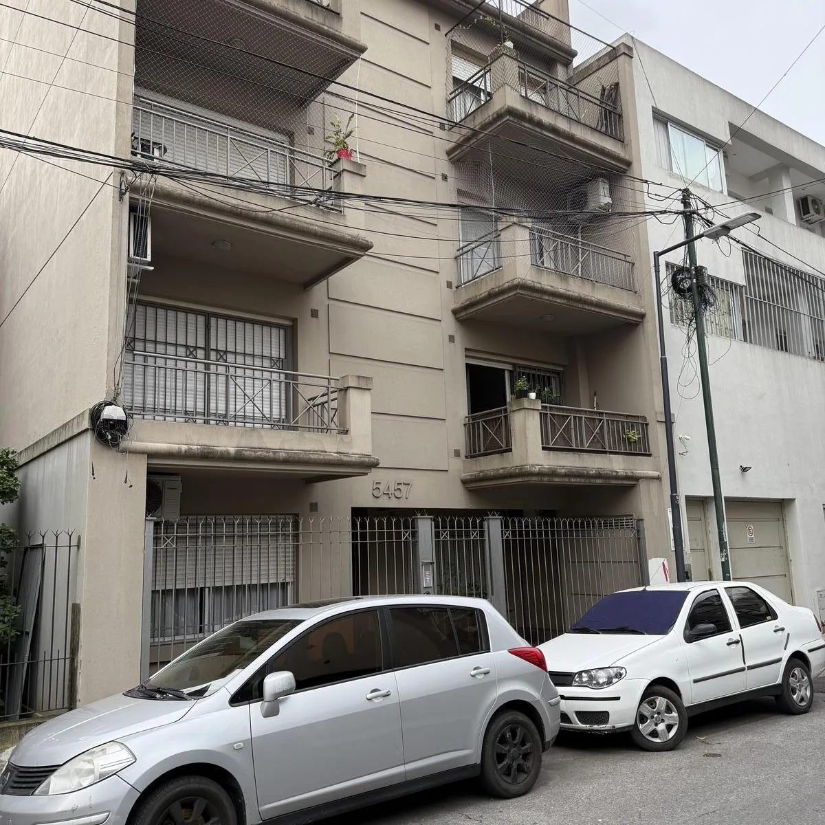 Kitnet de um ambiente de frente para a rua em Villa Urquiza