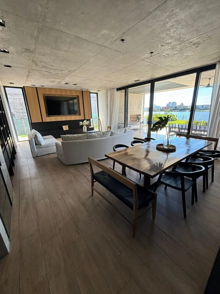 House in Tigre, Nordelta (Barbarita)