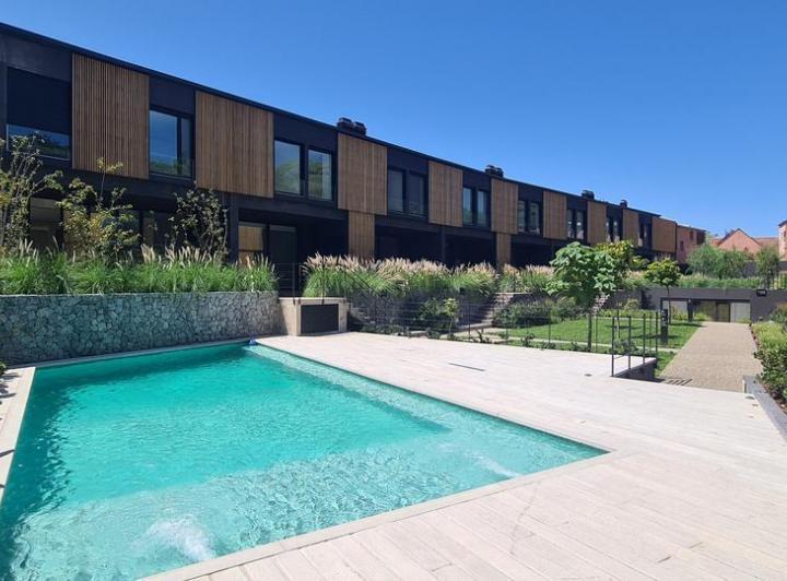 Трёхкомнатная квартира в стиле дома в Beccar