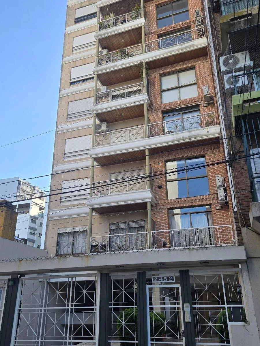 Apartamento de 2 ambientes em duplex com vaga fixa coberta em Olivos