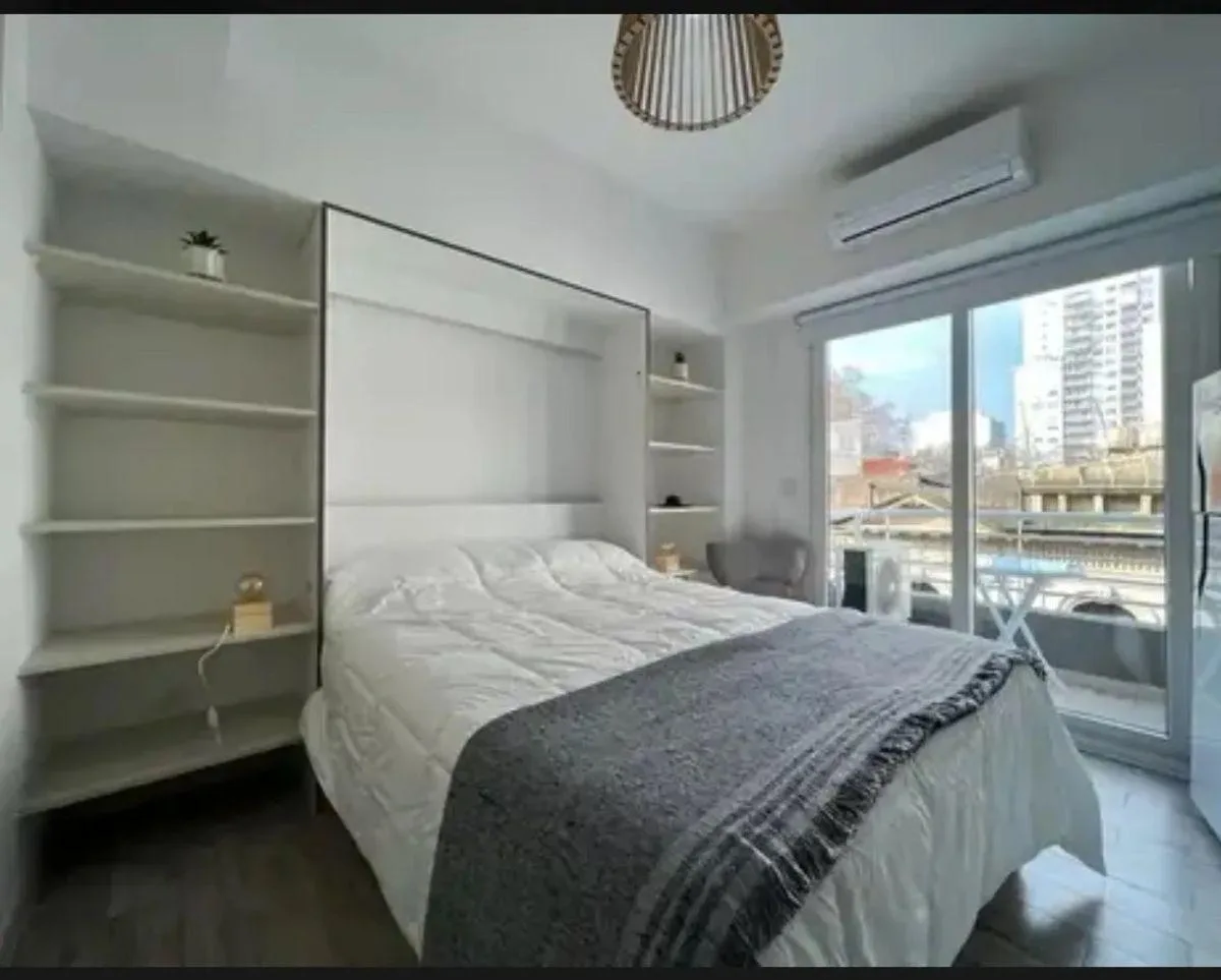 Квартира-студия полус мебелью в Flores