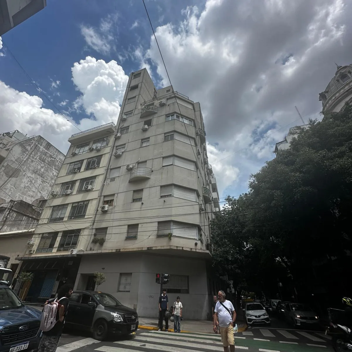 Apartamento de dois ambientes para uso profissional em Balvanera