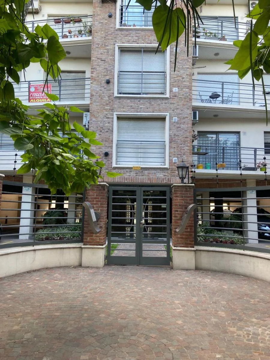 Street-facing studio apartment in Morón