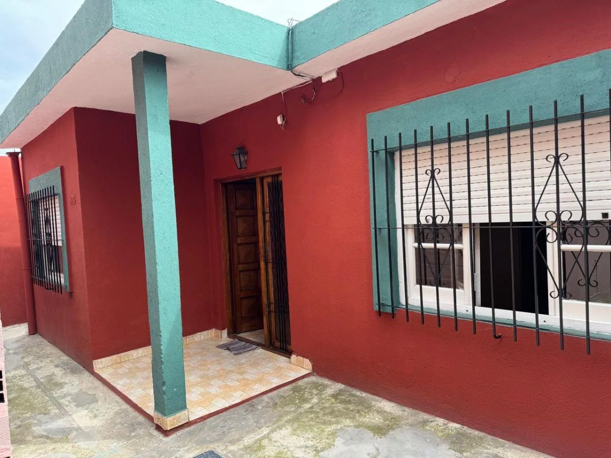 Casa Tipo Departamento. Berazategui Calle 108 E 29 y 29 a
