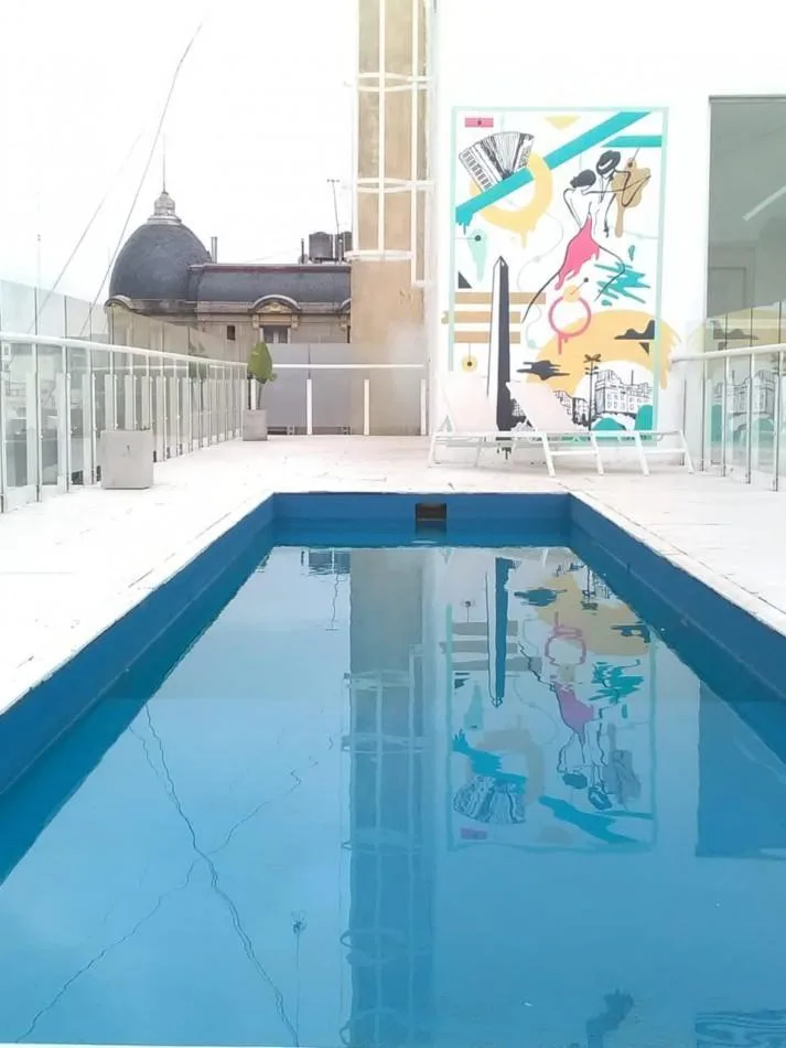 Квартира-студия с мебелью и бассейном в Monserrat