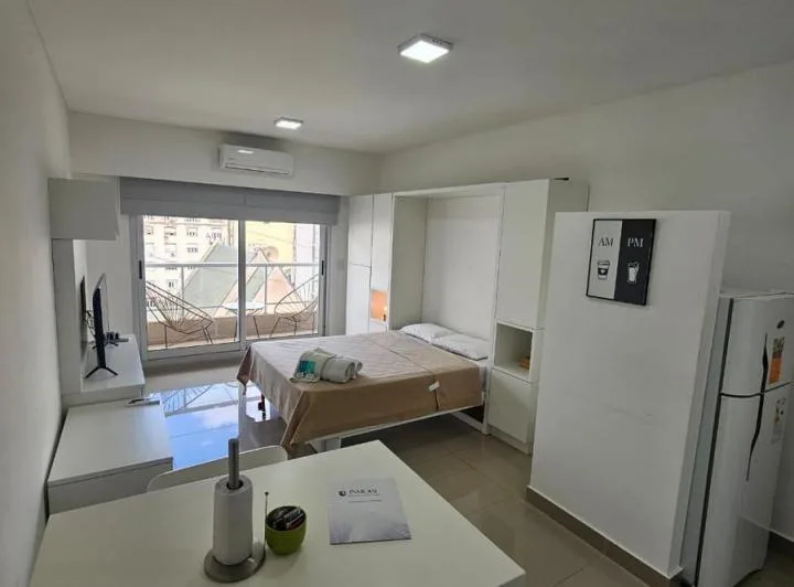 С меблированной квартирой-студией в Monserrat