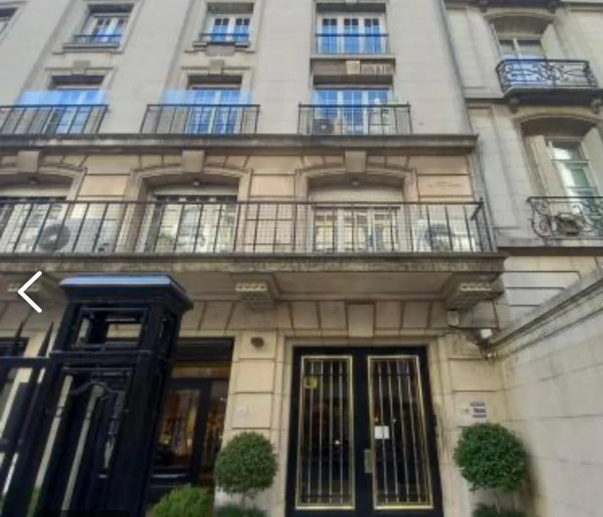 Departamento de 4 ambientes con cochera en Recoleta