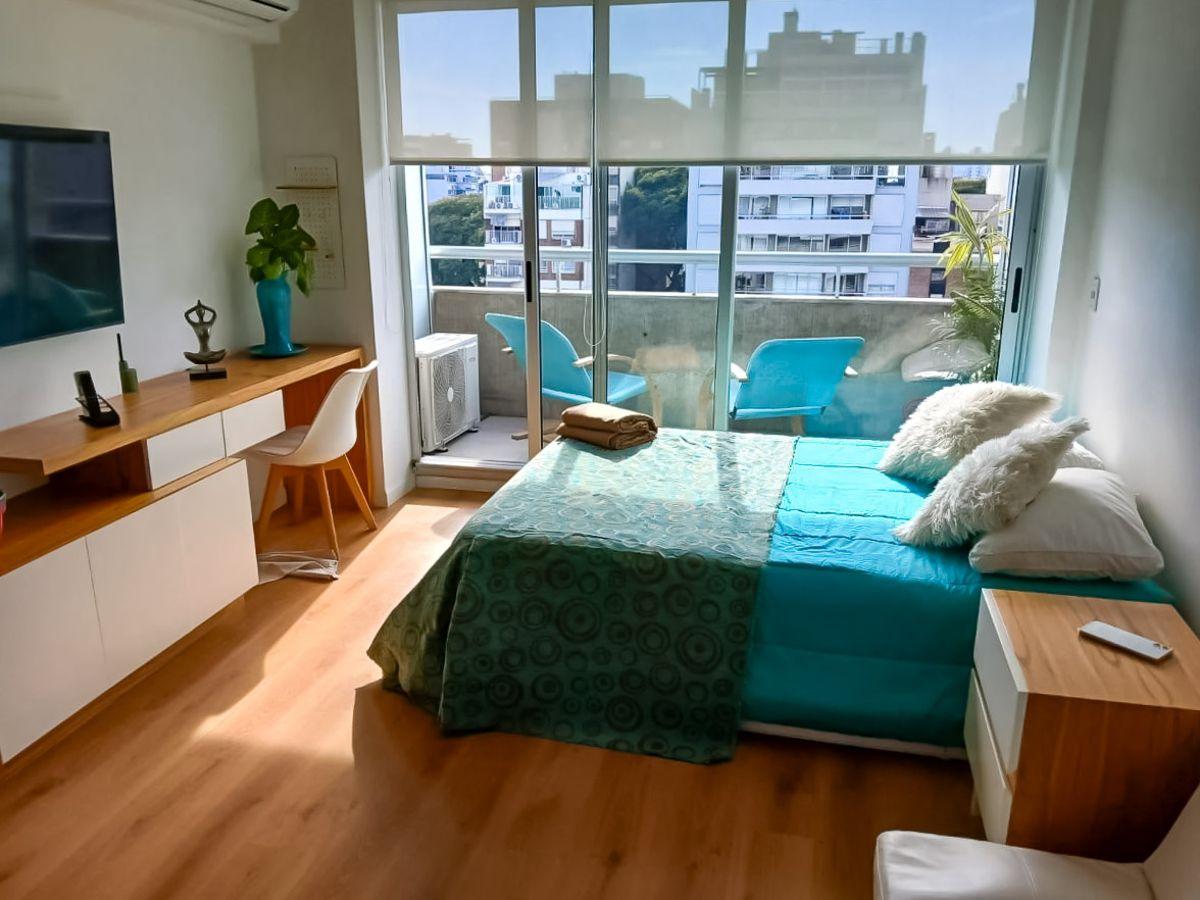 Kitnet mobiliada com varanda em Colegiales