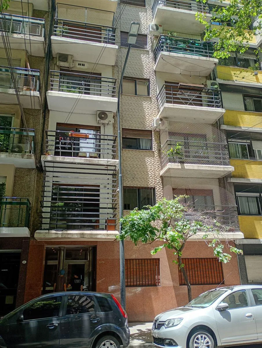 Квартира-студия с разделением в Recoleta, Larrea
