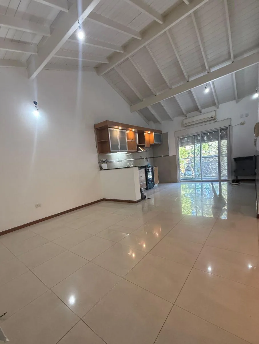 Apartamento de 3 ambientes com vaga de garagem em Olivos