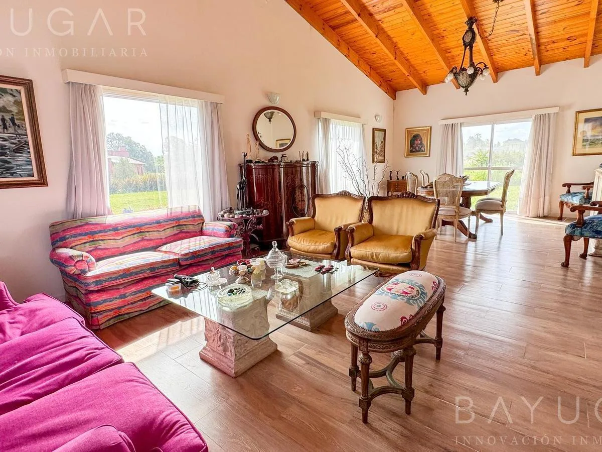 Casa mobiliada com 3 quartos em Club de Campo La Ranita, Luján