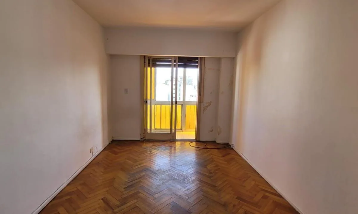 Apartamento de 2 ambientes com varanda em San Cristóbal