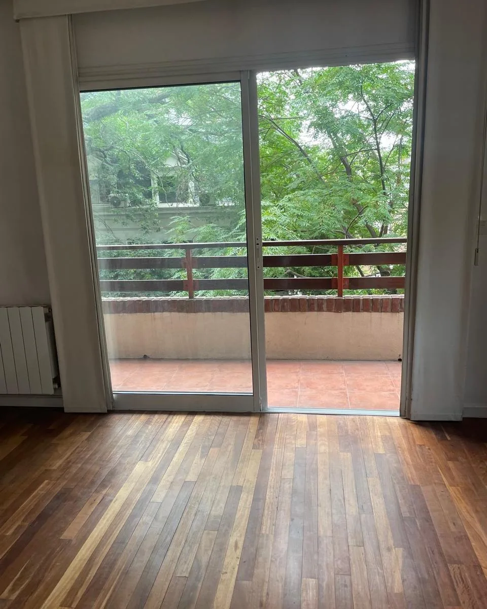 Apartamento de 2 dormitórios com vaga fixa em San Isidro