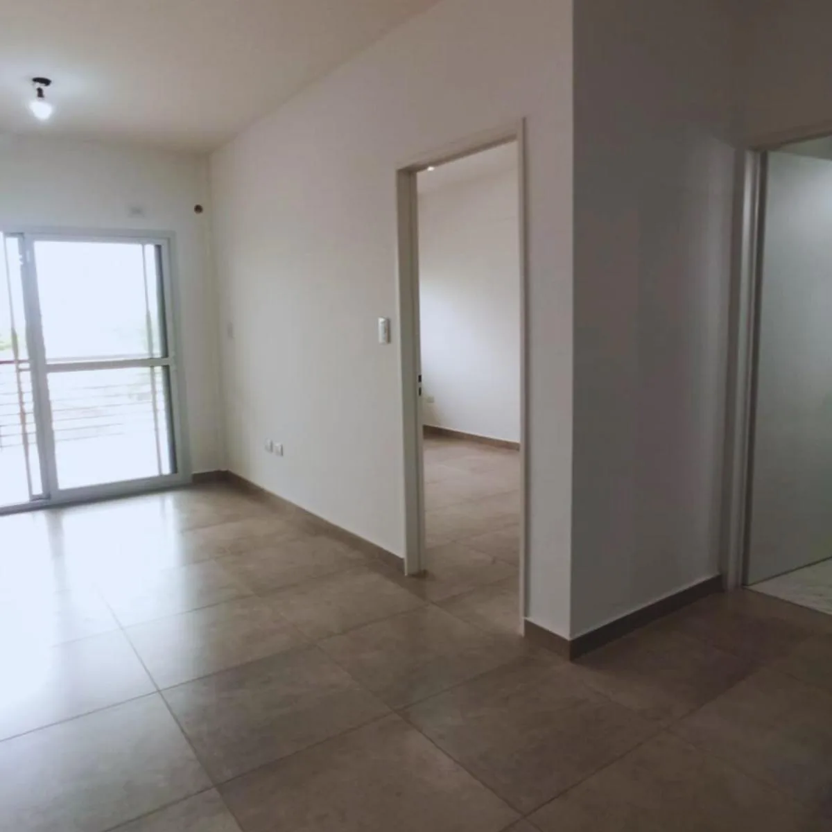 Departamento de 2 ambientes a estrenar con balcón corrido en Villa Luro