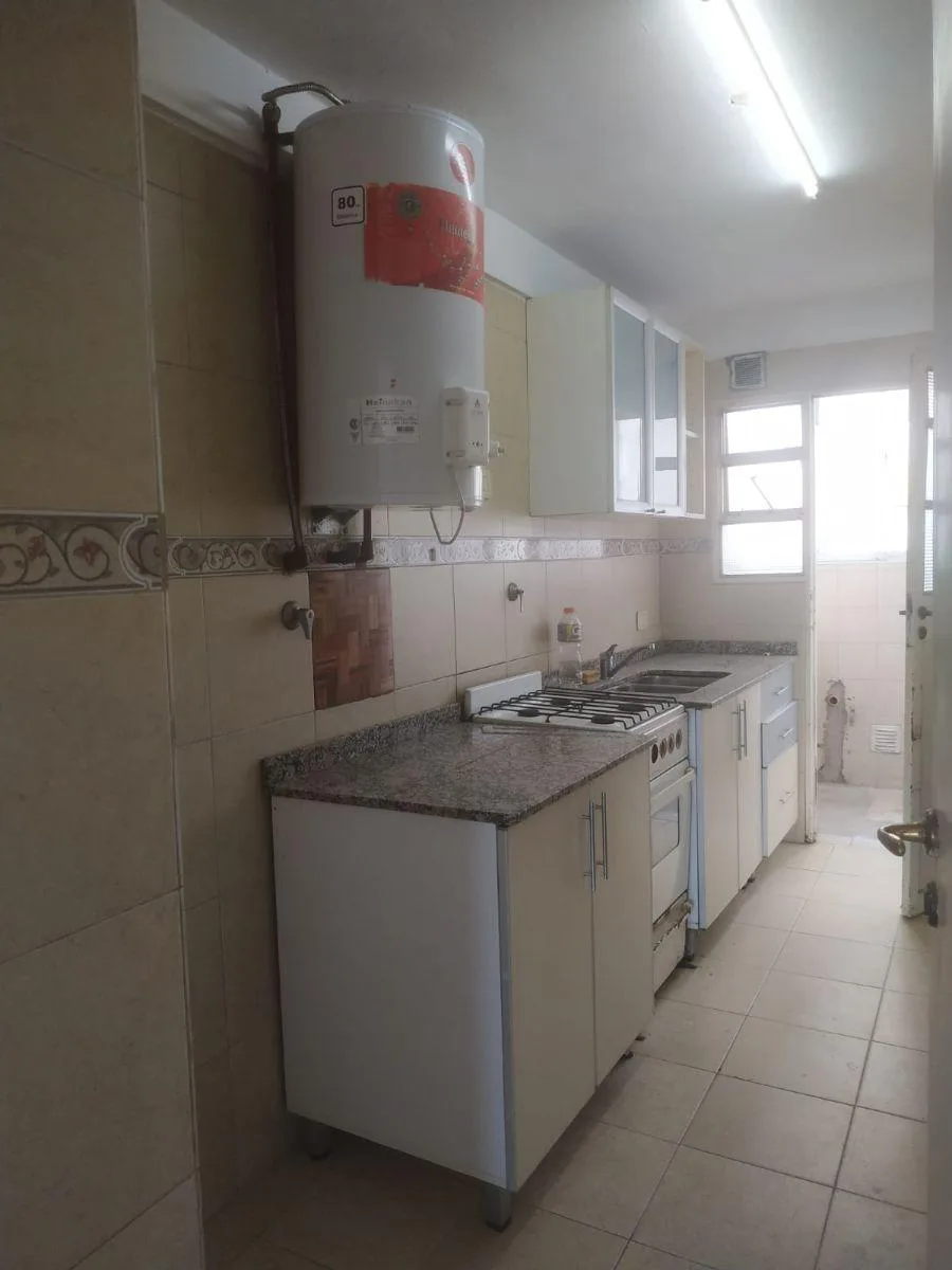 Three-room apartment in Avellaneda near Estación Wilde