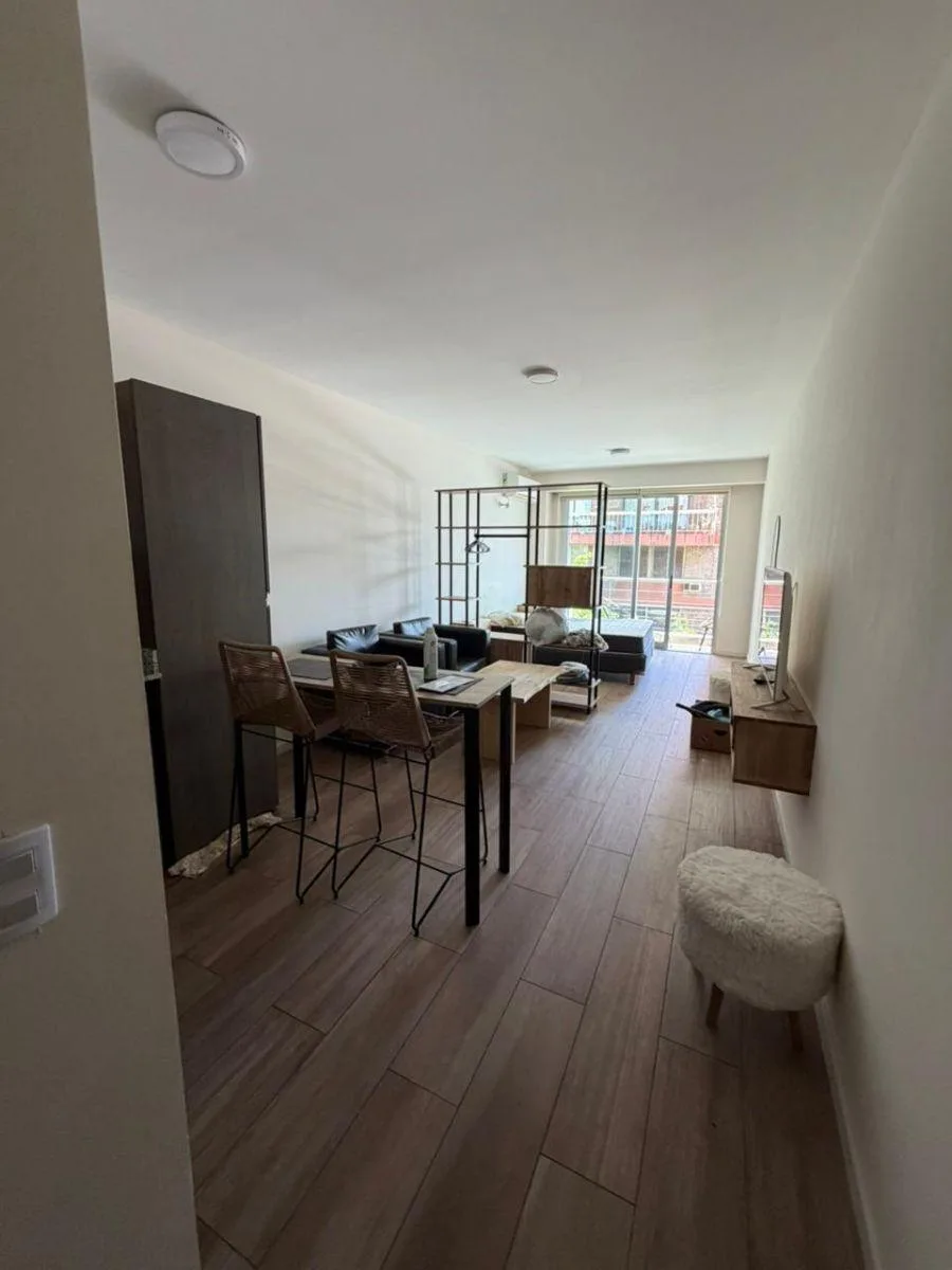 Studio mobiliado com varanda
