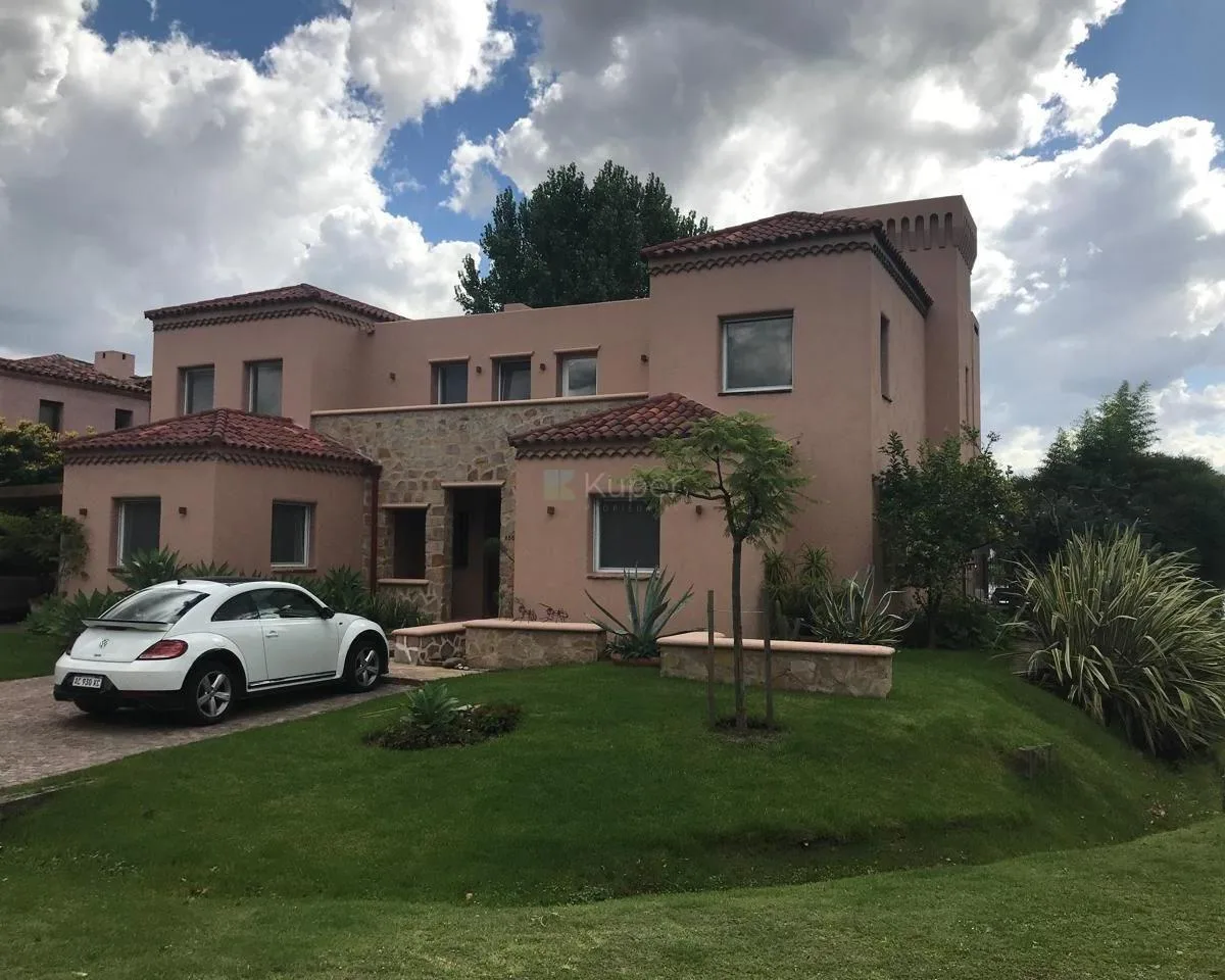 House with 4 bedrooms in Talar del Lago 1, Tigre