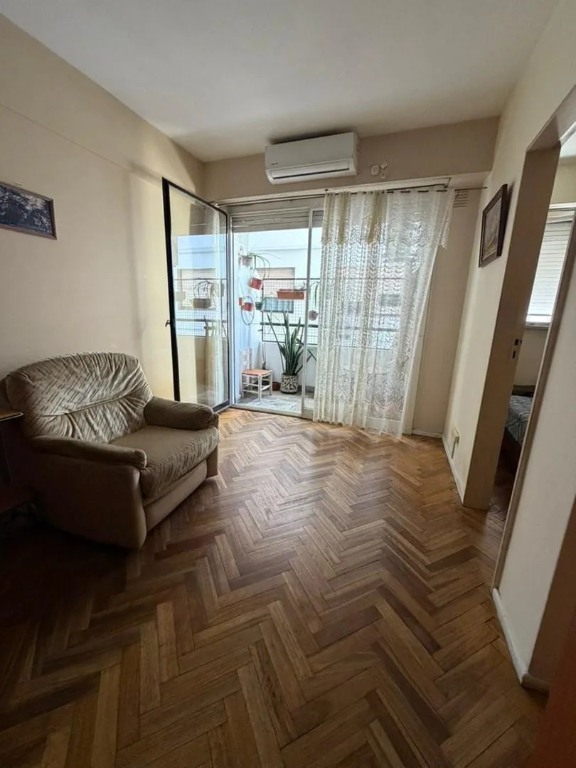 Departamento de 2 ambientes con balcón en Barracas