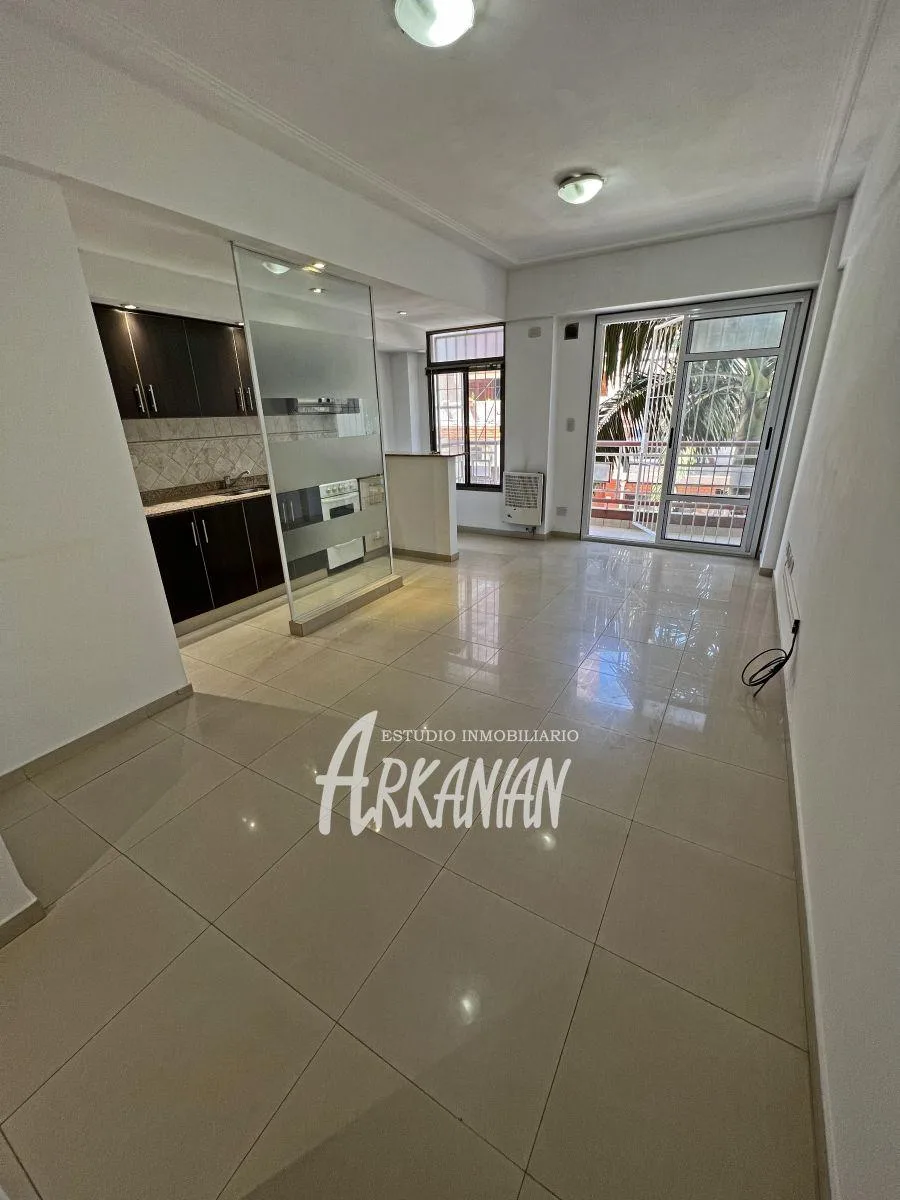 Two-room apartment with balcony in Ramos Mejía