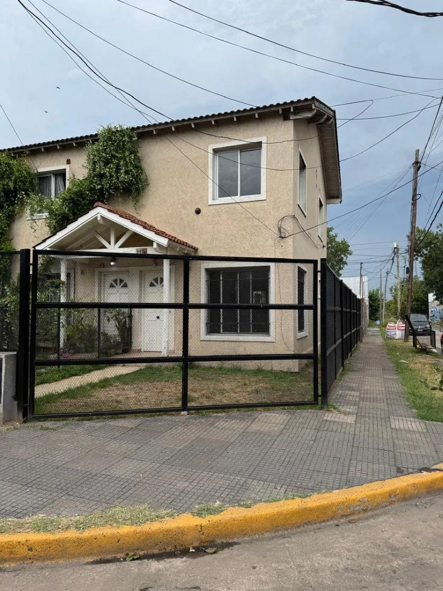 Duplex house with 2 bedrooms in Hurlingham