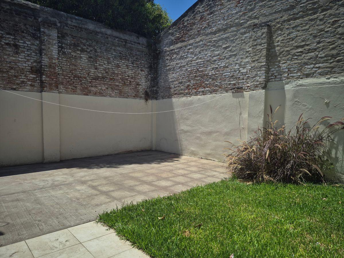 PH com 2 dormitórios, jardim e vaga de garagem em Vicente López