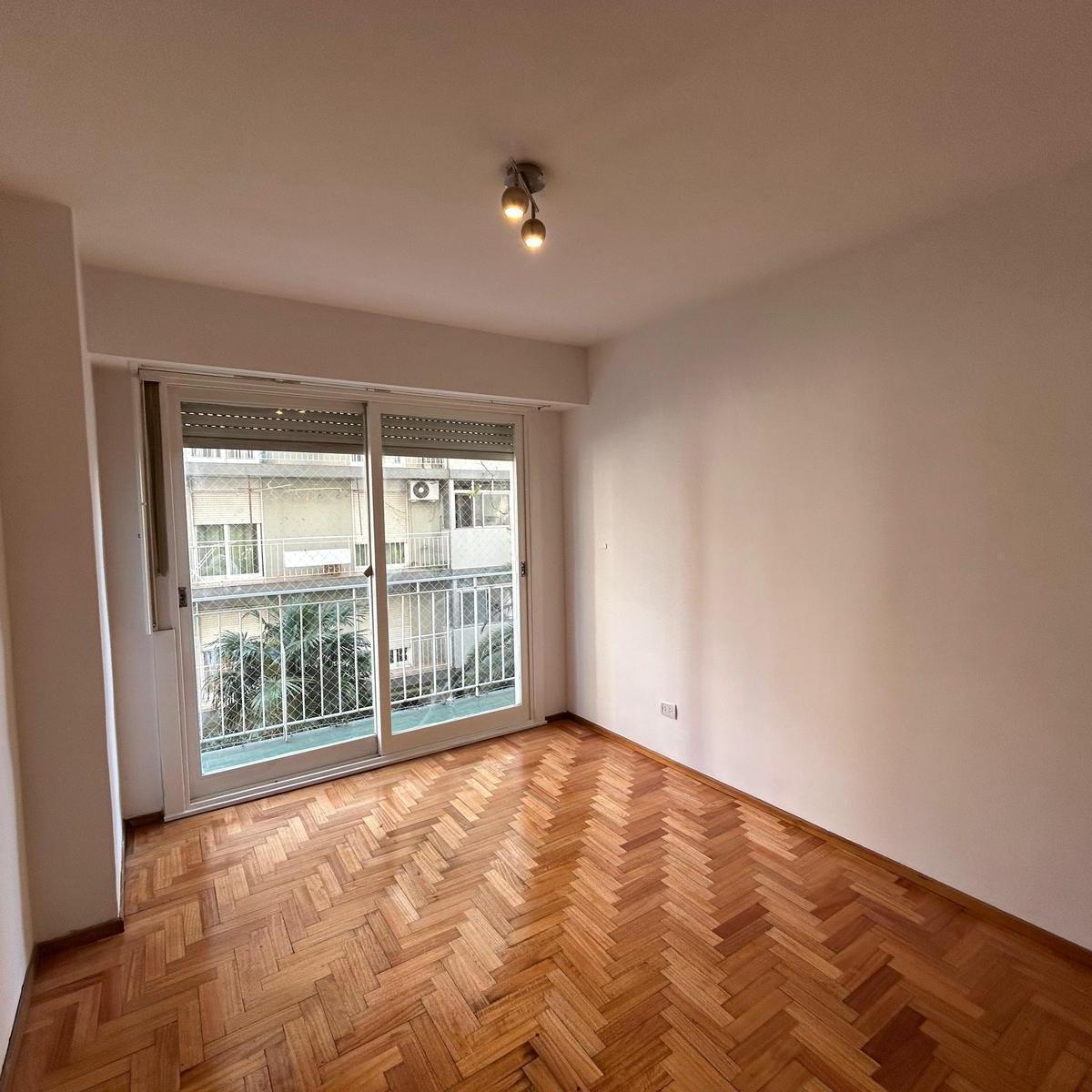 Apartamento de três ambientes para alugar em Centro de Martínez com vaga de garagem