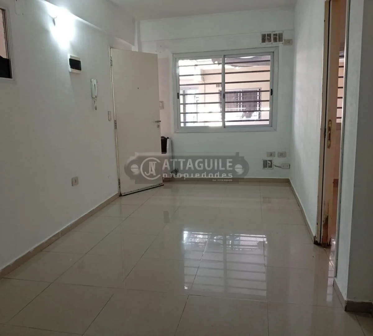 Apartamento de 2 ambientes com 1 quarto em Ituzaingó