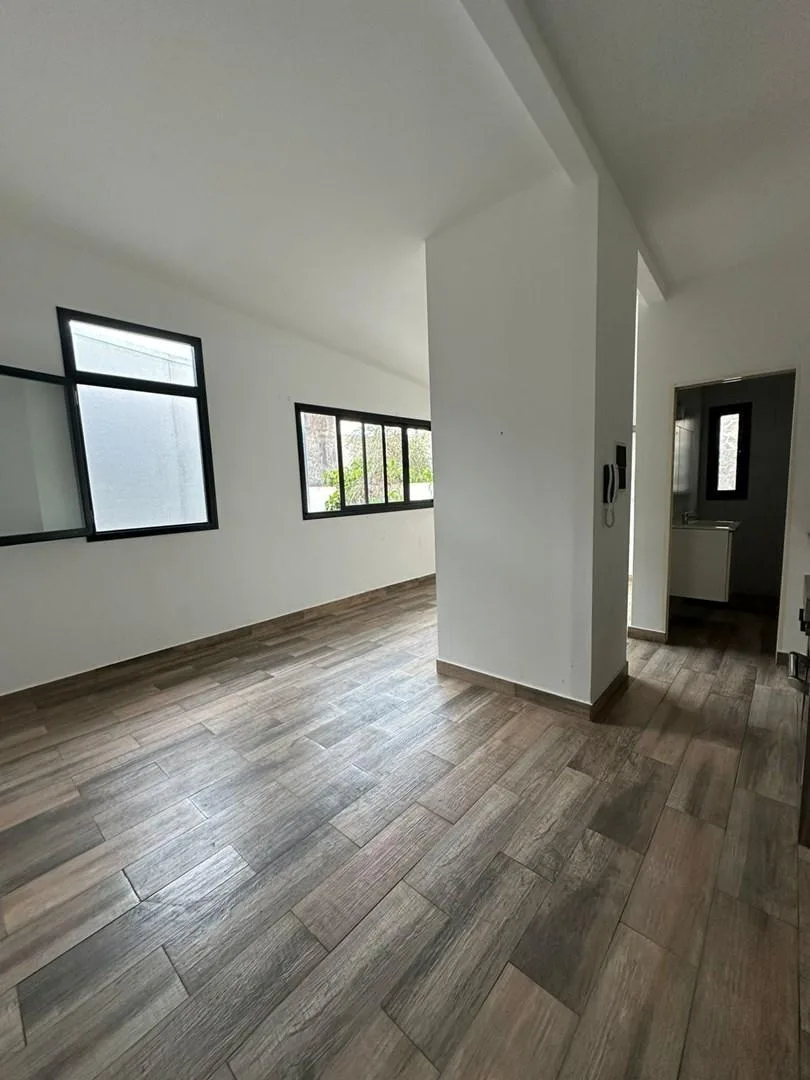 Квартира-студия в аренду в Lanús Este