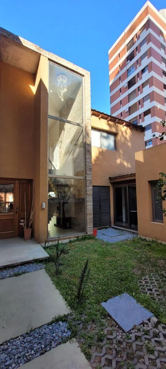 Furnished four-bedroom house in Quilmes Centro