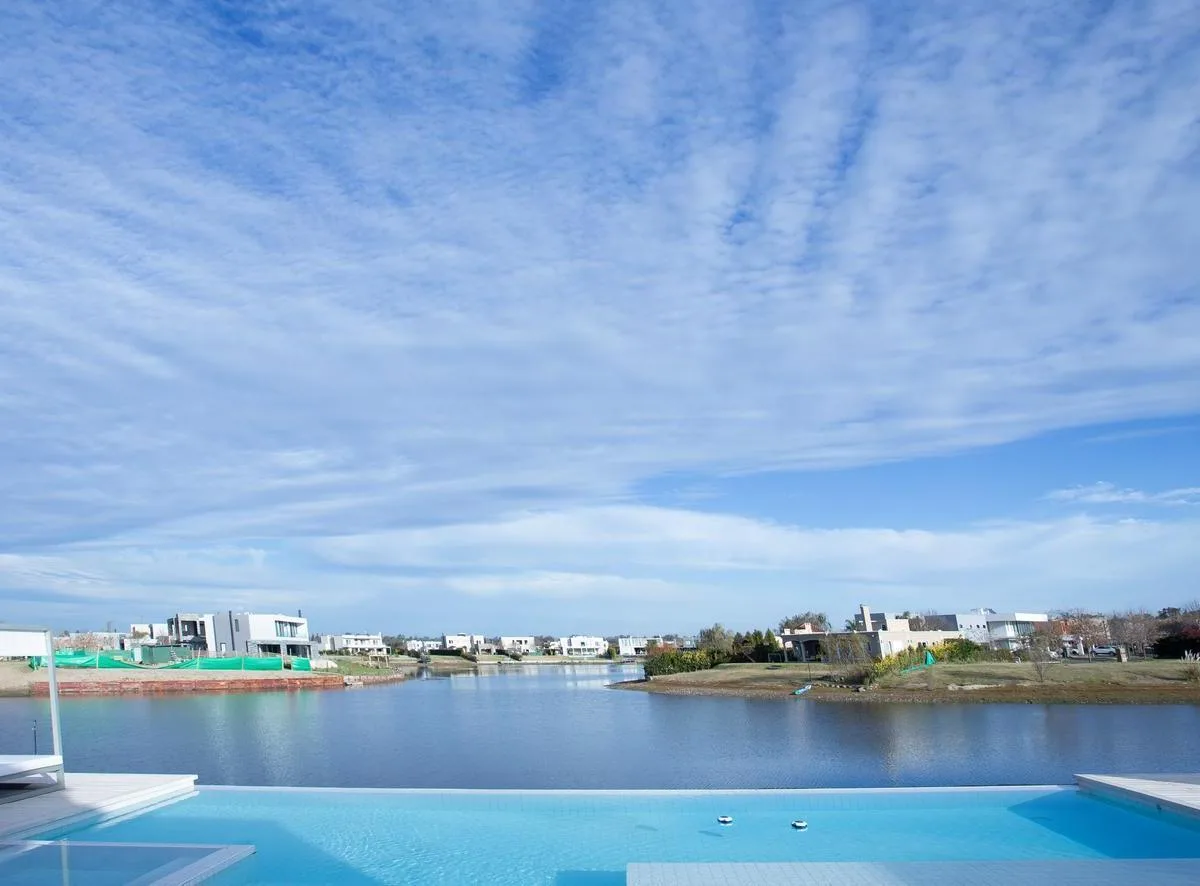 Casa en San Matias Al Lago en Lote Doble en Venta y Alquiler Anual con Muebles