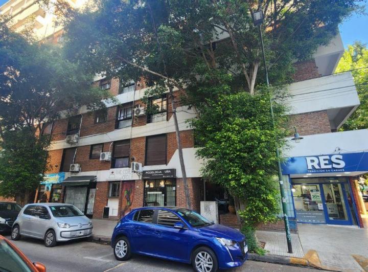 Apartamento de 4 ambientes com 3 dormitórios em Martínez