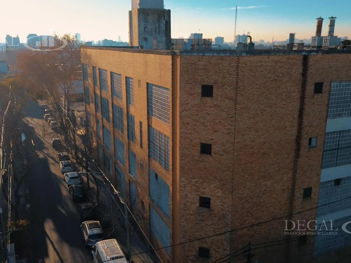 Industrial plant 3,300 m², 4 floors