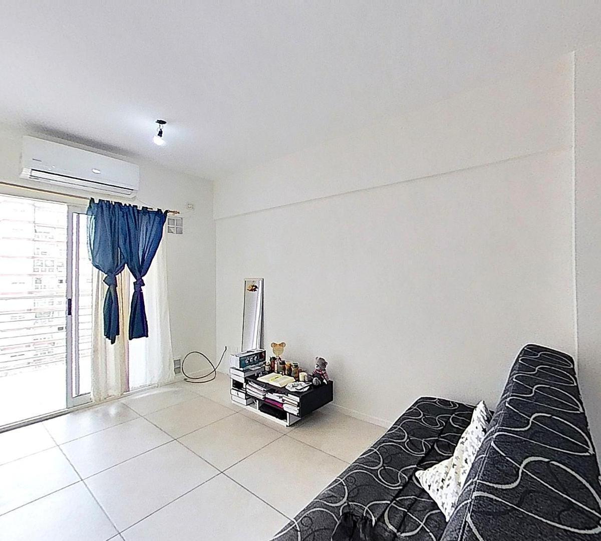 Departamento de 2 ambientes con balcón en Flores