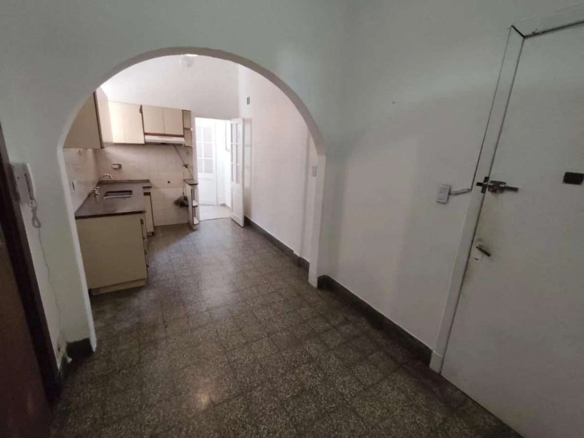 Amplio PH en Planta Alta - H. Yrigoyen 684, Quilmes Centro