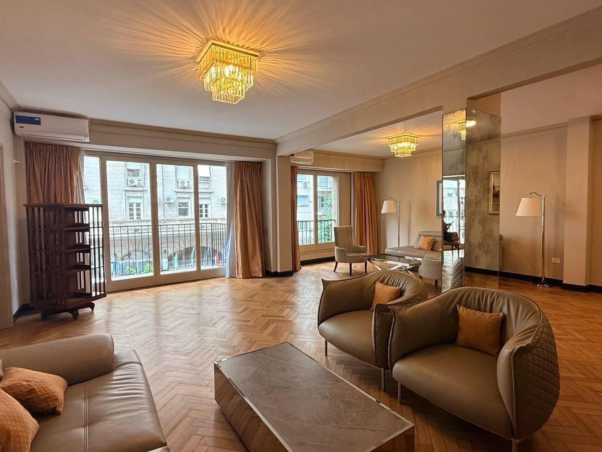 Apartamento de quatro dormitórios em Recoleta