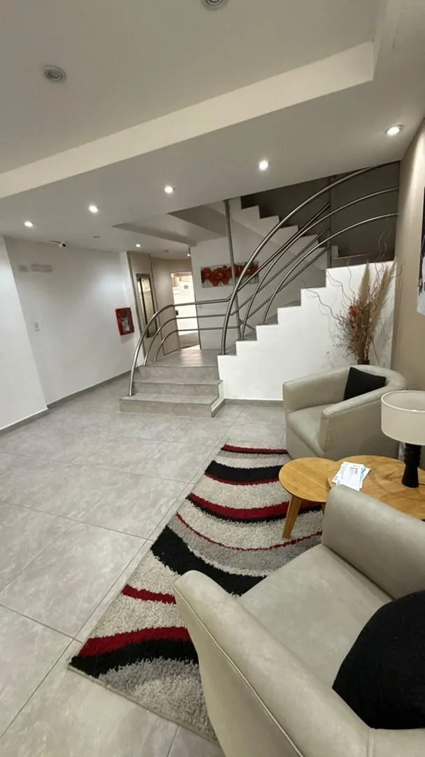 Apartamento de 2 quartos com vaga coberta em Lanús Oeste