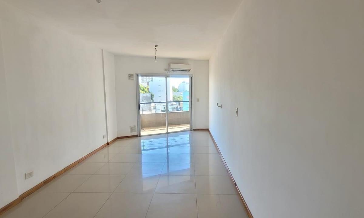 Kitnet com varanda de frente em Agronomía