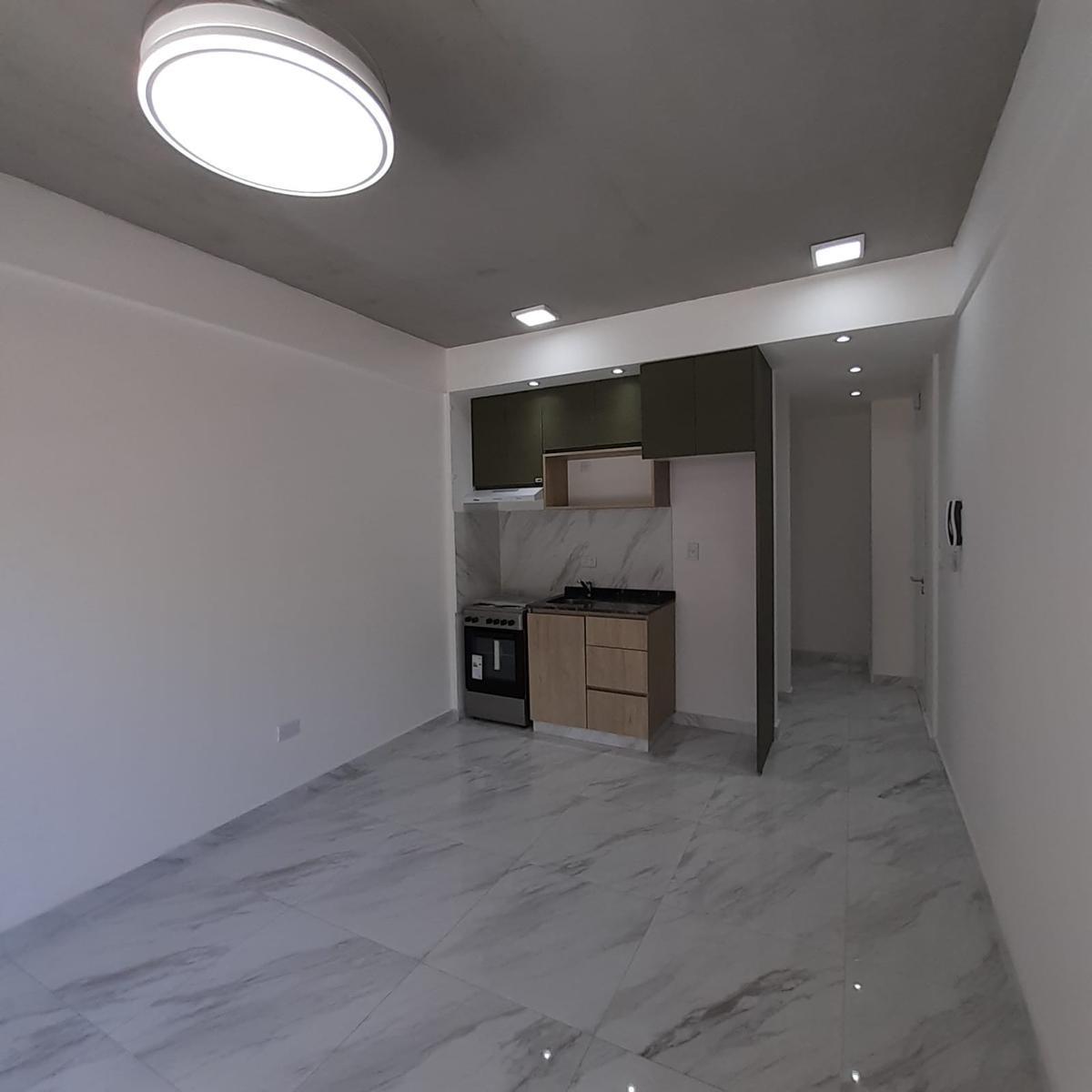 Новая квартира-студия с балконом в Wilde Centro