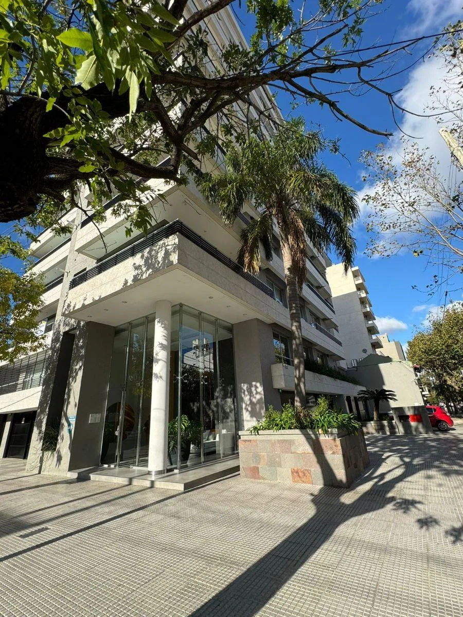 Apartamento de dois ambientes com varanda em Lanús