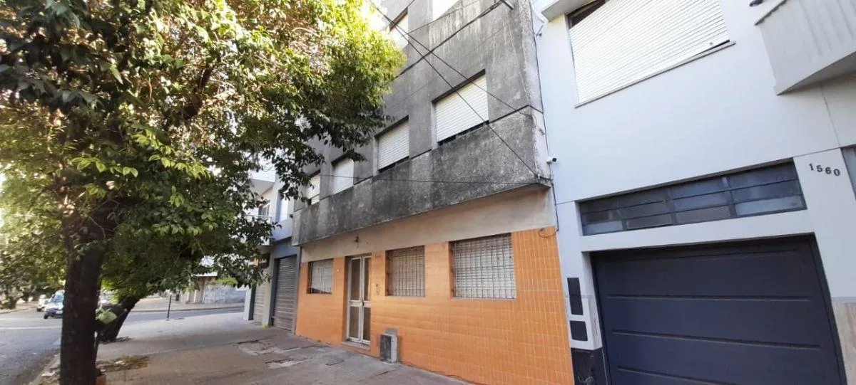 Two-bedroom apartment in La Plata with laundry space